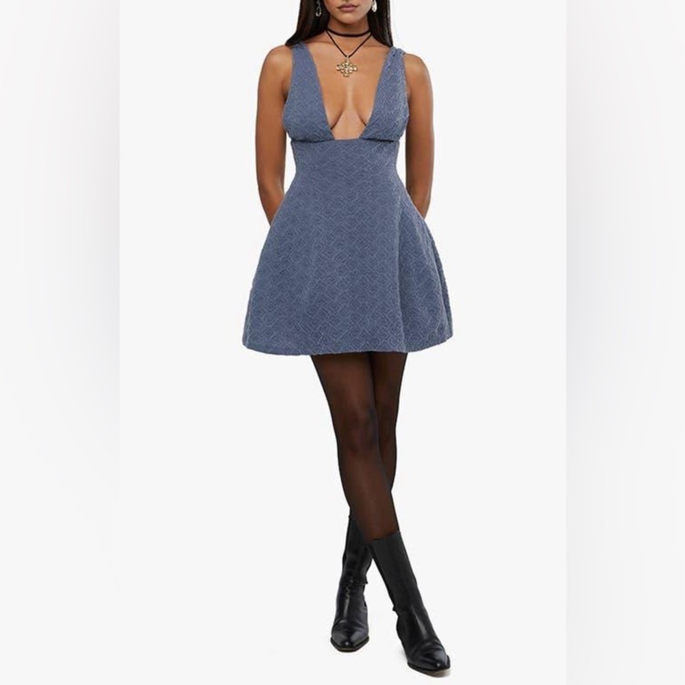 NWT WeWoreWhat V Neck Mini Dress Size 6